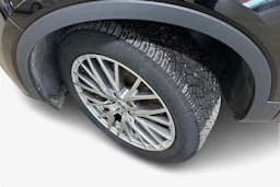 musta Volvo XC40 2023 kuva 9.