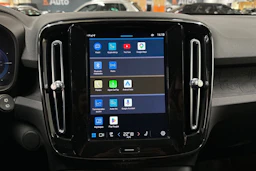 musta Volvo XC40 2023 kuva 15.
