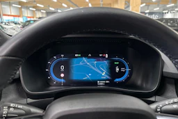musta Volvo XC40 2023 kuva 17.