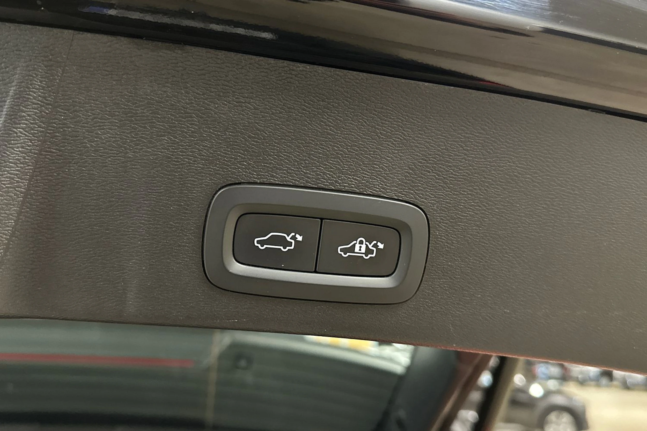 musta Volvo XC40 2023 kuva 23.