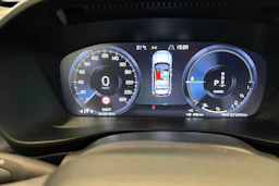 Musta Volvo XC40 2023 kuva 12.