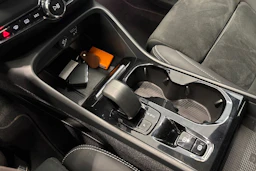 Musta Volvo XC40 2023 kuva 17.