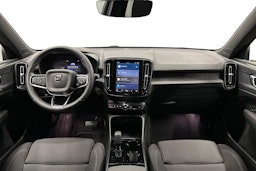 musta Volvo XC40 2023 kuva 9.