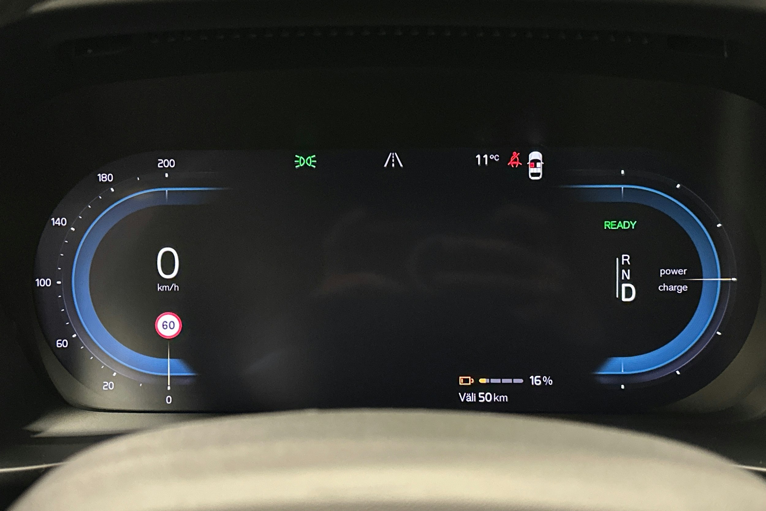 musta Volvo XC40 2023 kuva 23.