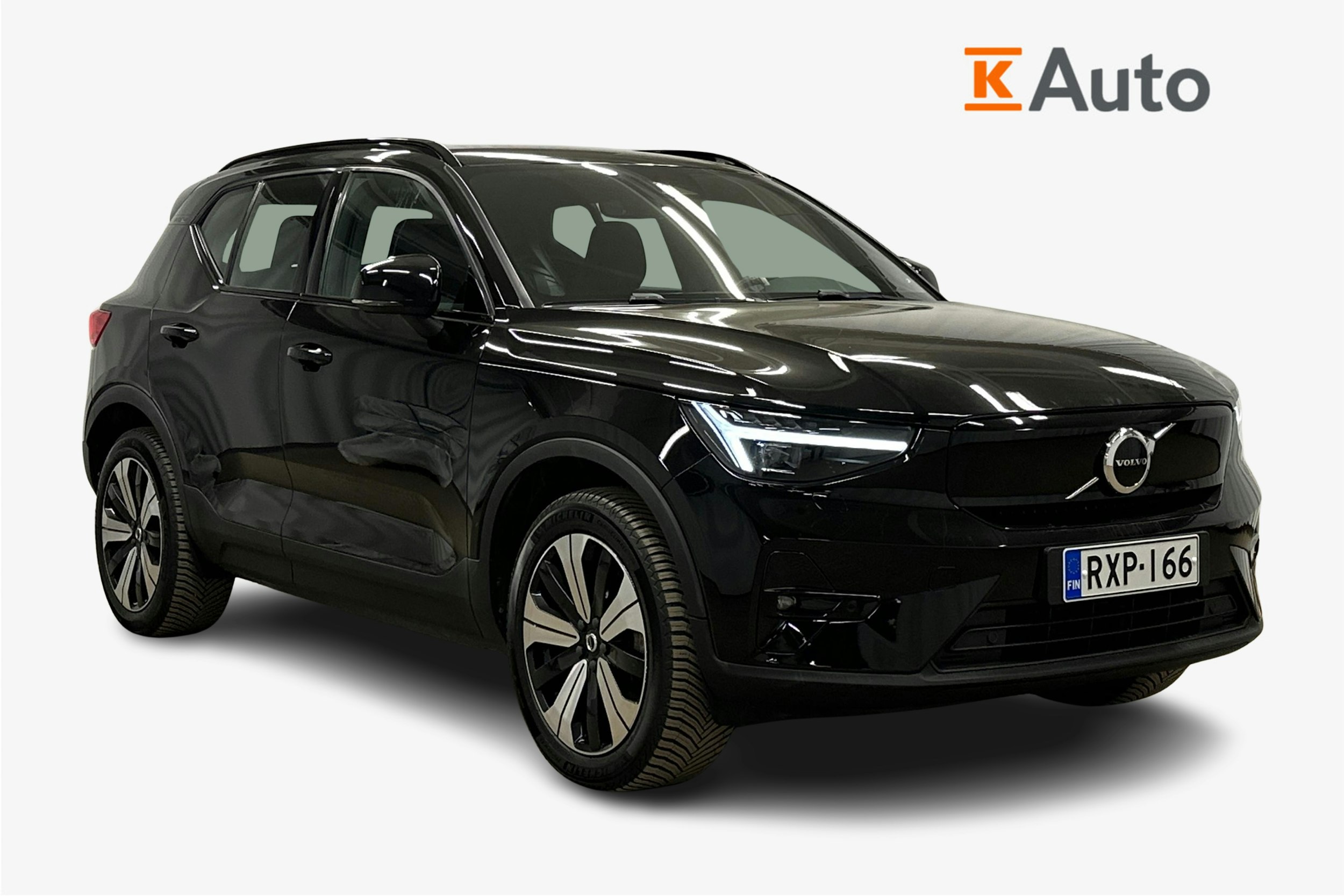 musta Volvo XC40 2023 kuva 1.