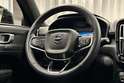 musta Volvo XC40 2023 kuva 19.