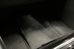 musta Volvo XC40 2023 kuva 29.