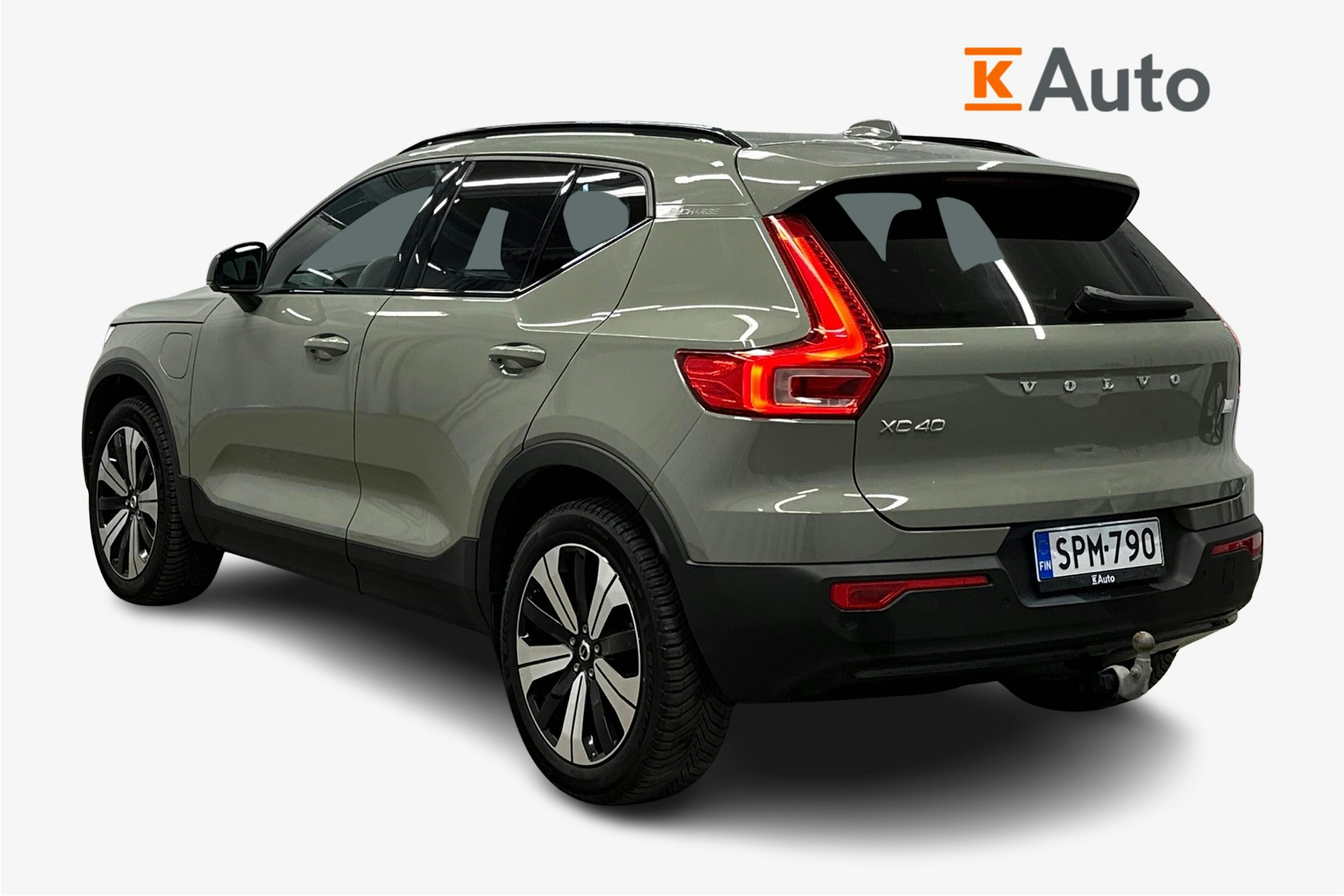 vihreä Volvo XC40 2023 kuva 2.