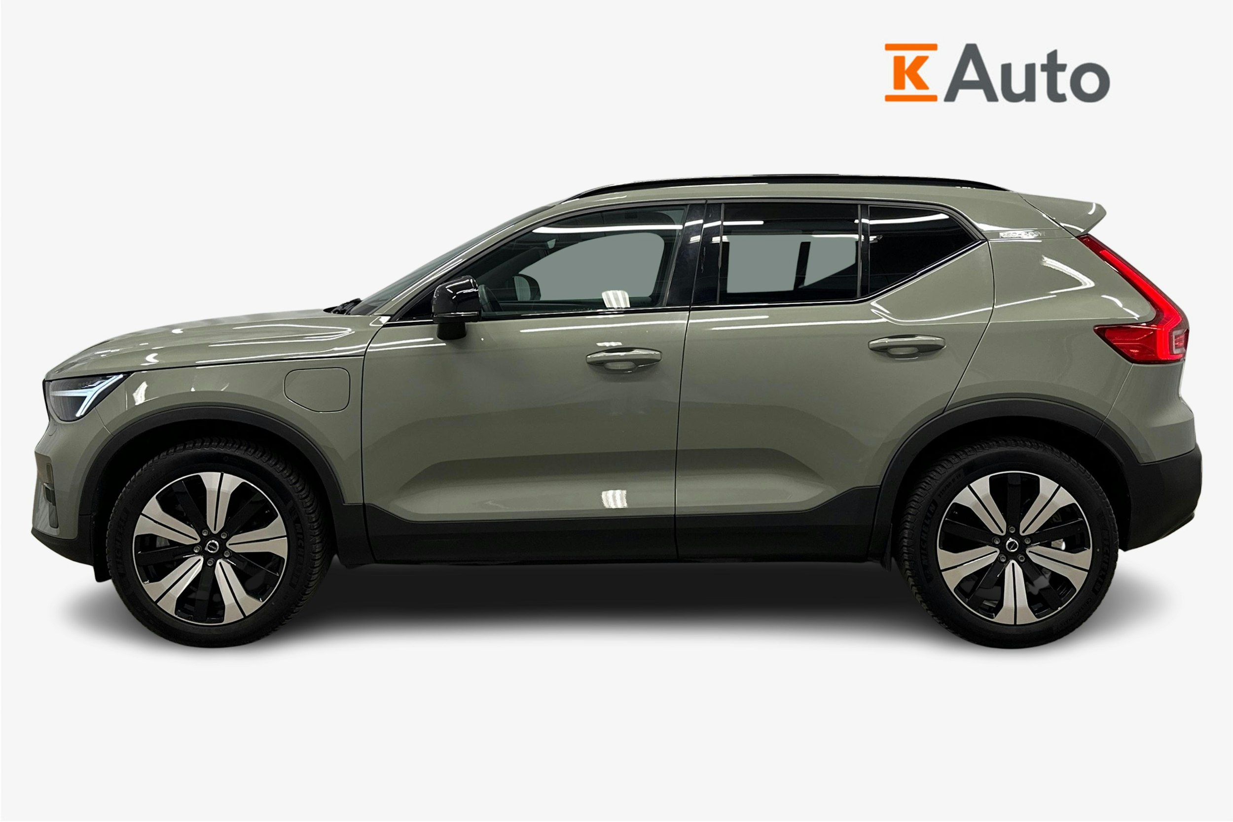 vihreä Volvo XC40 2023 kuva 6.