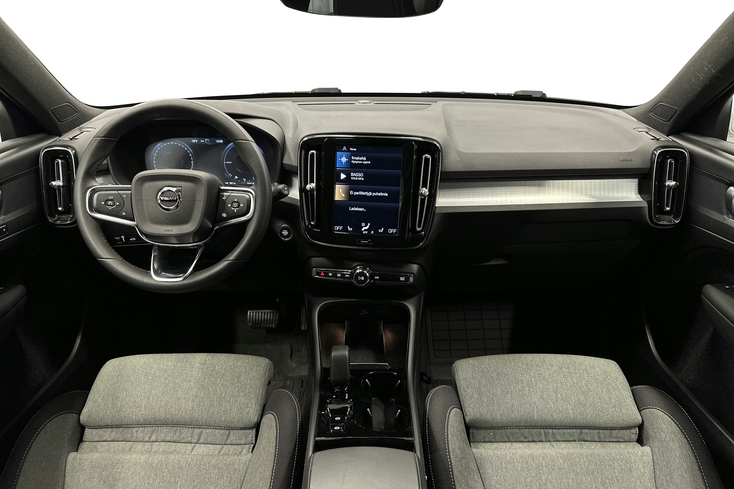 vihreä Volvo XC40 2023 kuva 9.
