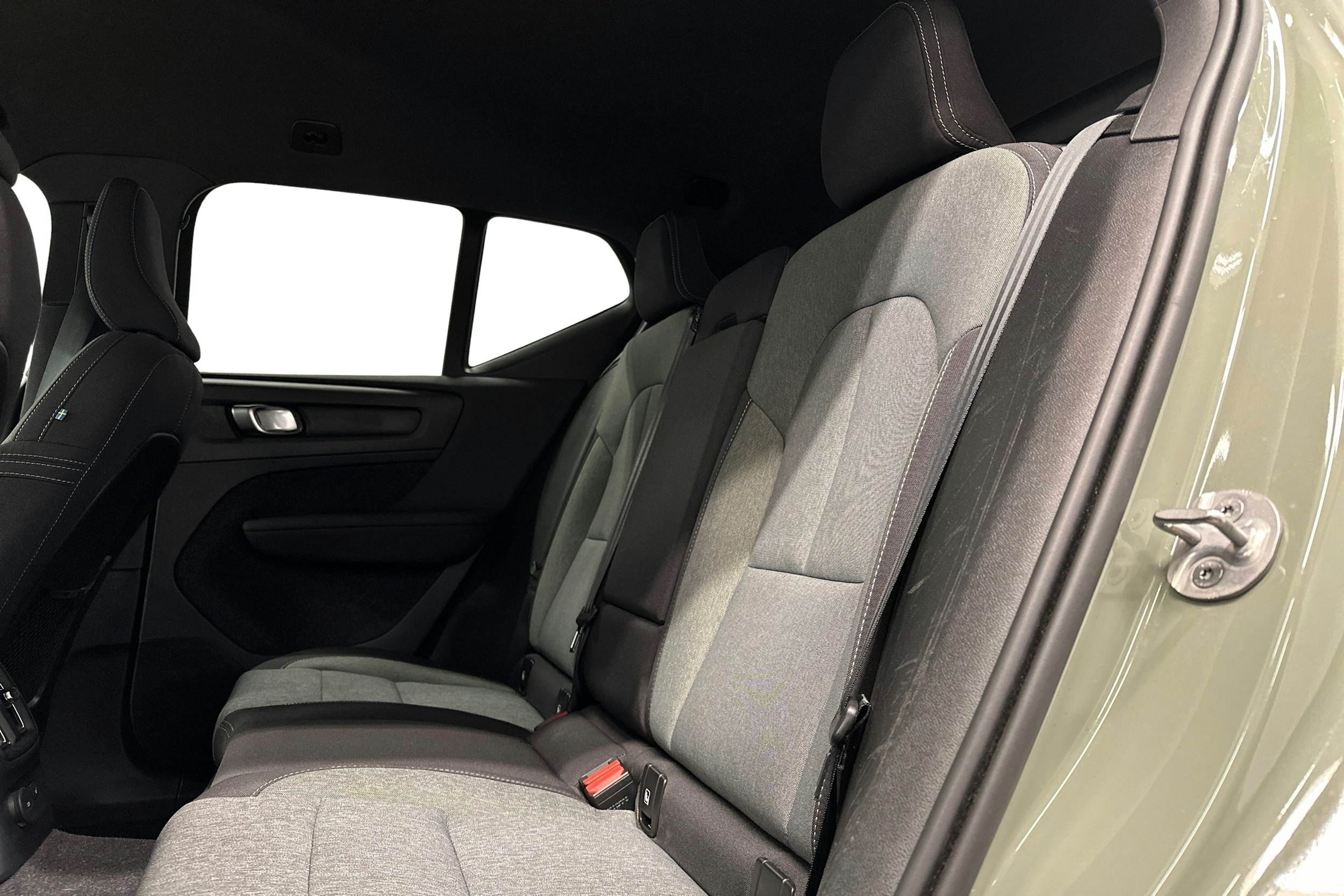 vihreä Volvo XC40 2023 kuva 10.