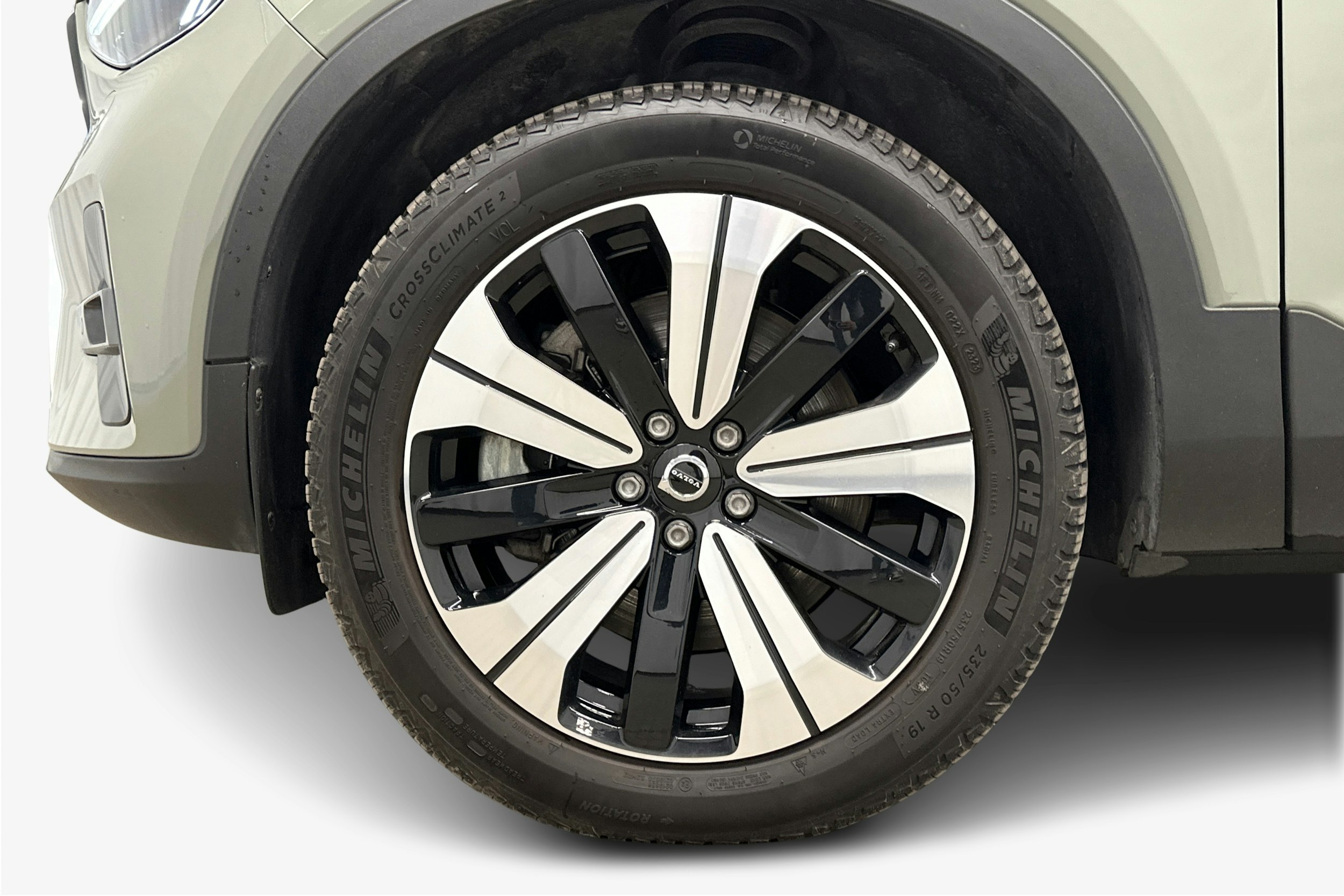 vihreä Volvo XC40 2023 kuva 11.