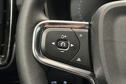 vihreä Volvo XC40 2023 kuva 18.
