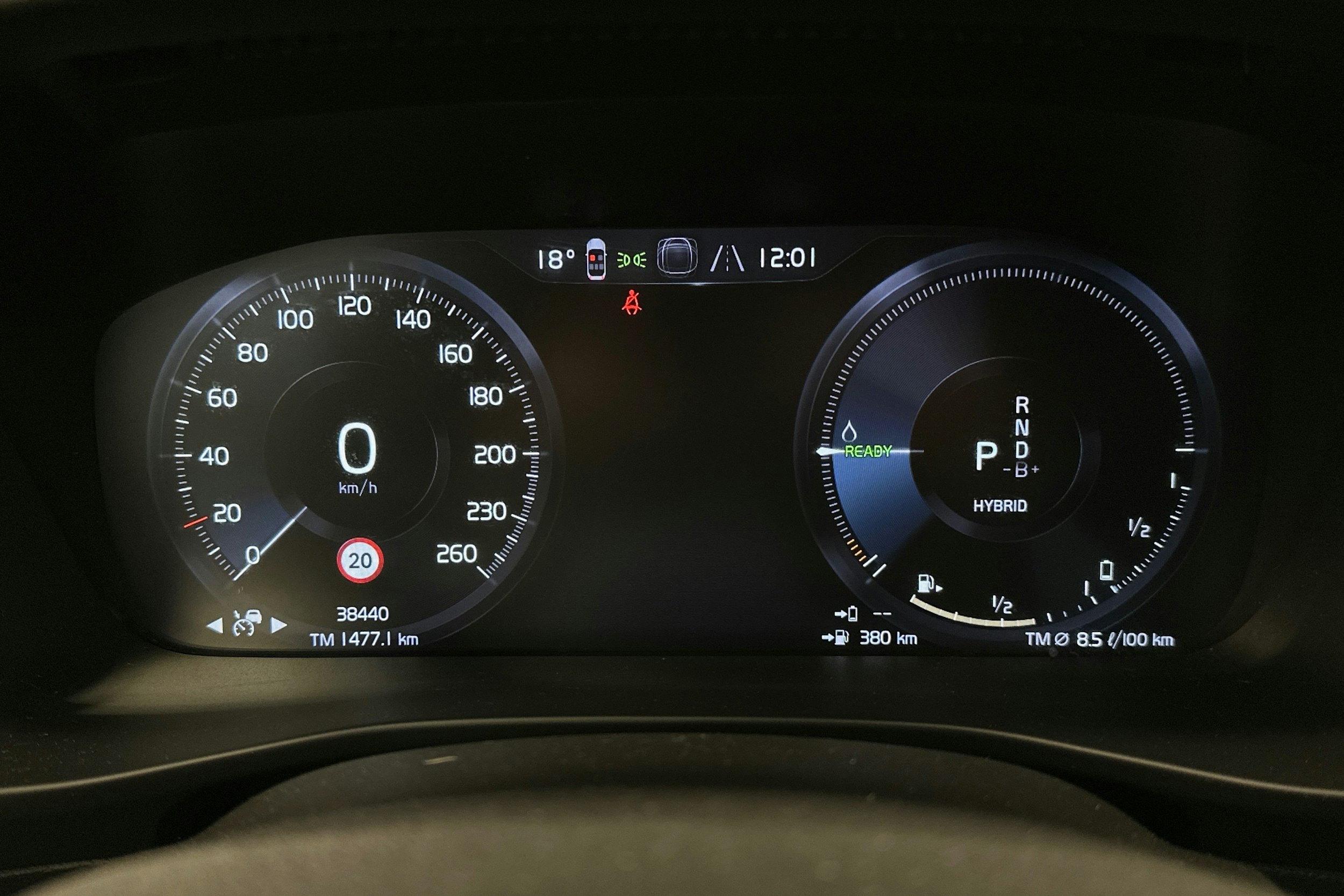 vihreä Volvo XC40 2023 kuva 20.
