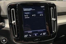 vihreä Volvo XC40 2023 kuva 25.
