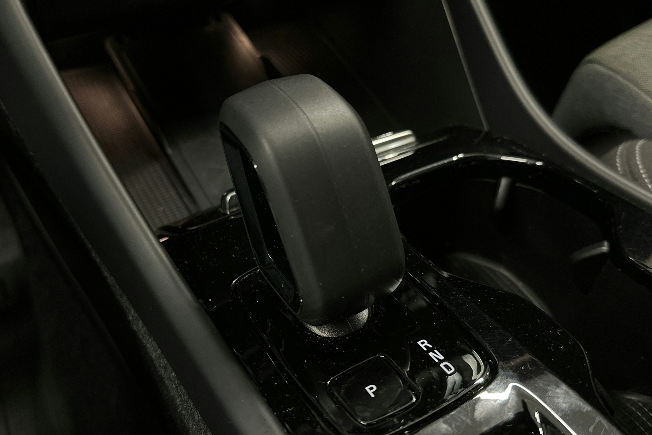vihreä Volvo XC40 2023 kuva 27.