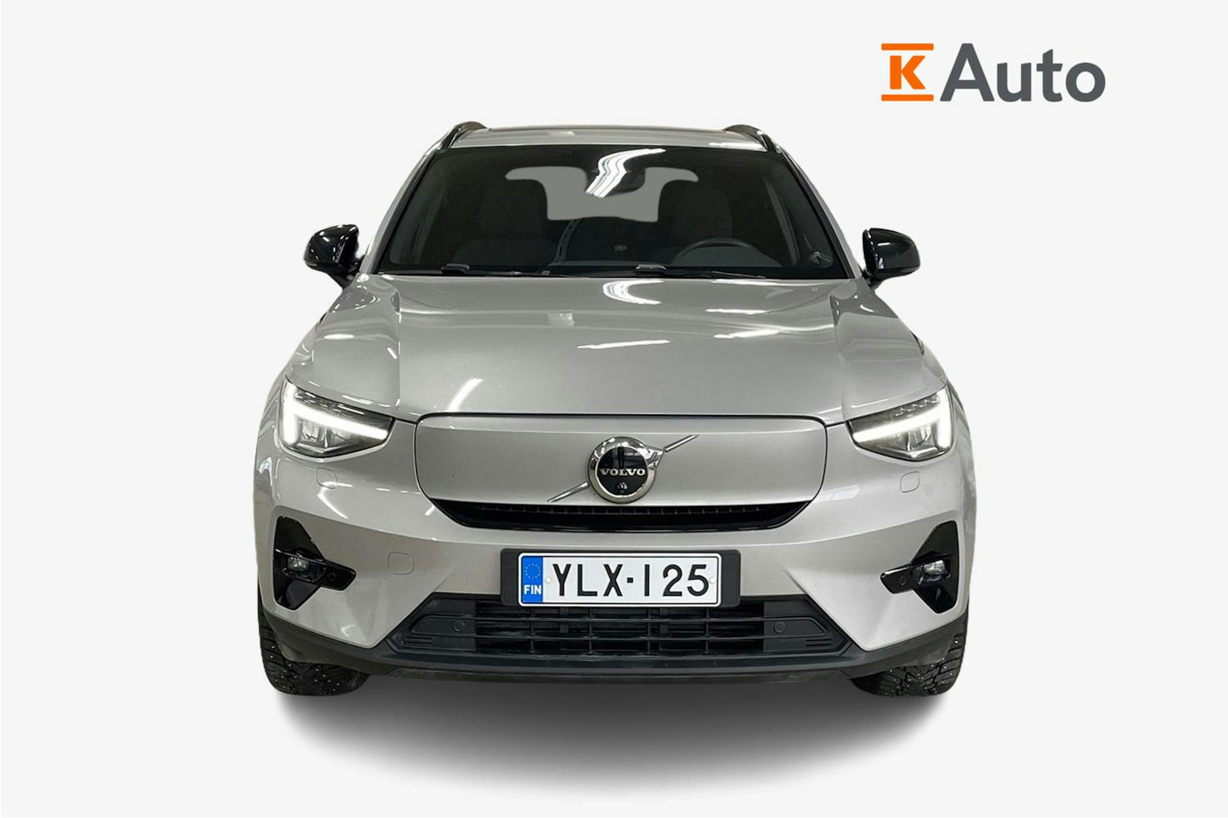 Harmaa Volvo XC40 2023 kuva 5.