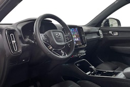 Harmaa Volvo XC40 2023 kuva 7.