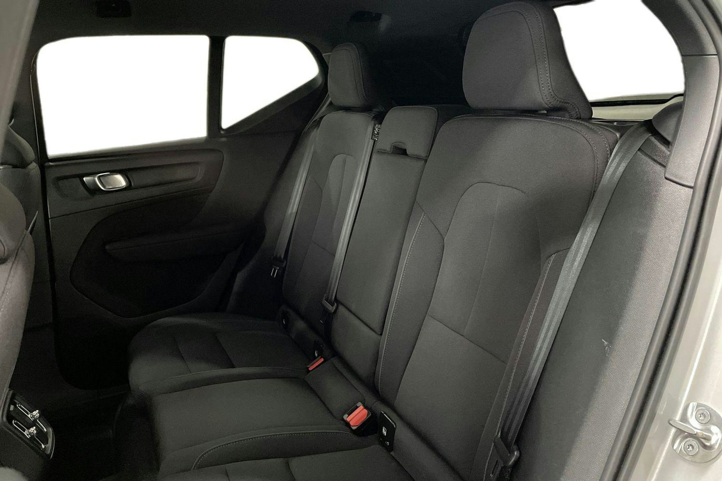 Harmaa Volvo XC40 2023 kuva 10.