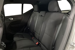 Harmaa Volvo XC40 2023 kuva 10.