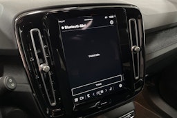 Harmaa Volvo XC40 2023 kuva 25.