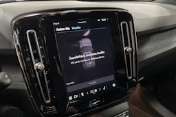 Harmaa Volvo XC40 2023 kuva 30.