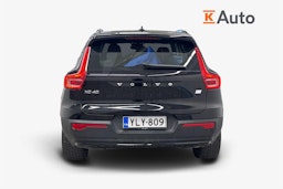 Musta Volvo XC40 2023 kuva 3.