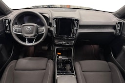 Musta Volvo XC40 2023 kuva 9.