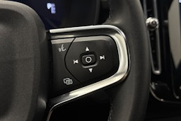 Musta Volvo XC40 2023 kuva 15.