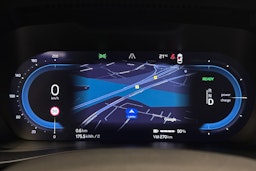 Musta Volvo XC40 2023 kuva 17.