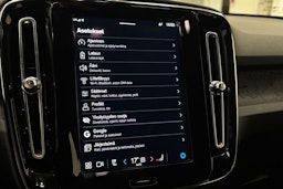 Musta Volvo XC40 2023 kuva 27.