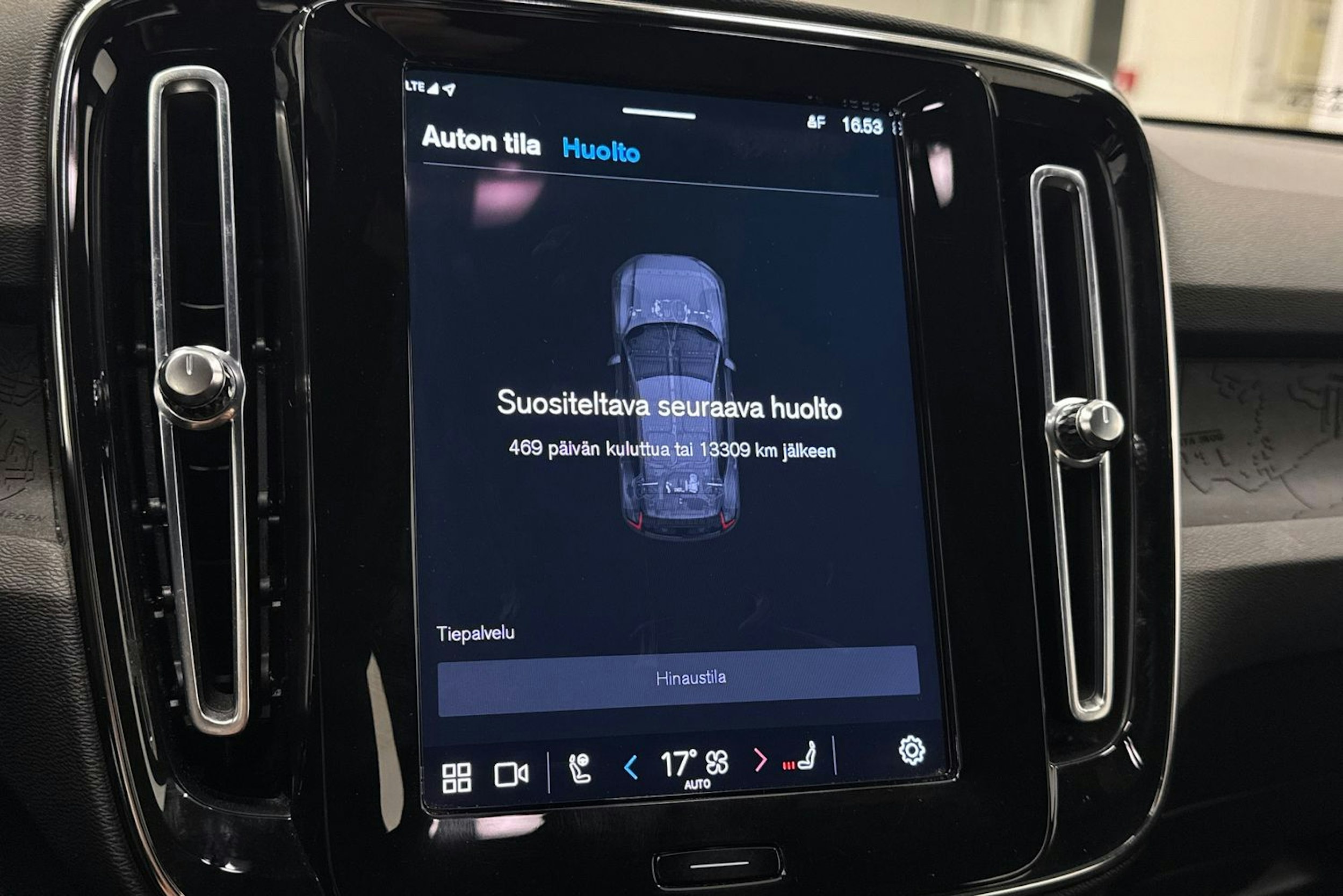 Musta Volvo XC40 2023 kuva 30.