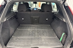 Musta Volvo XC40 2023 kuva 36.