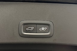 Musta Volvo XC40 2023 kuva 37.