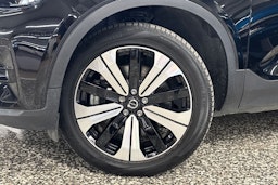 Musta Volvo XC40 2023 kuva 39.