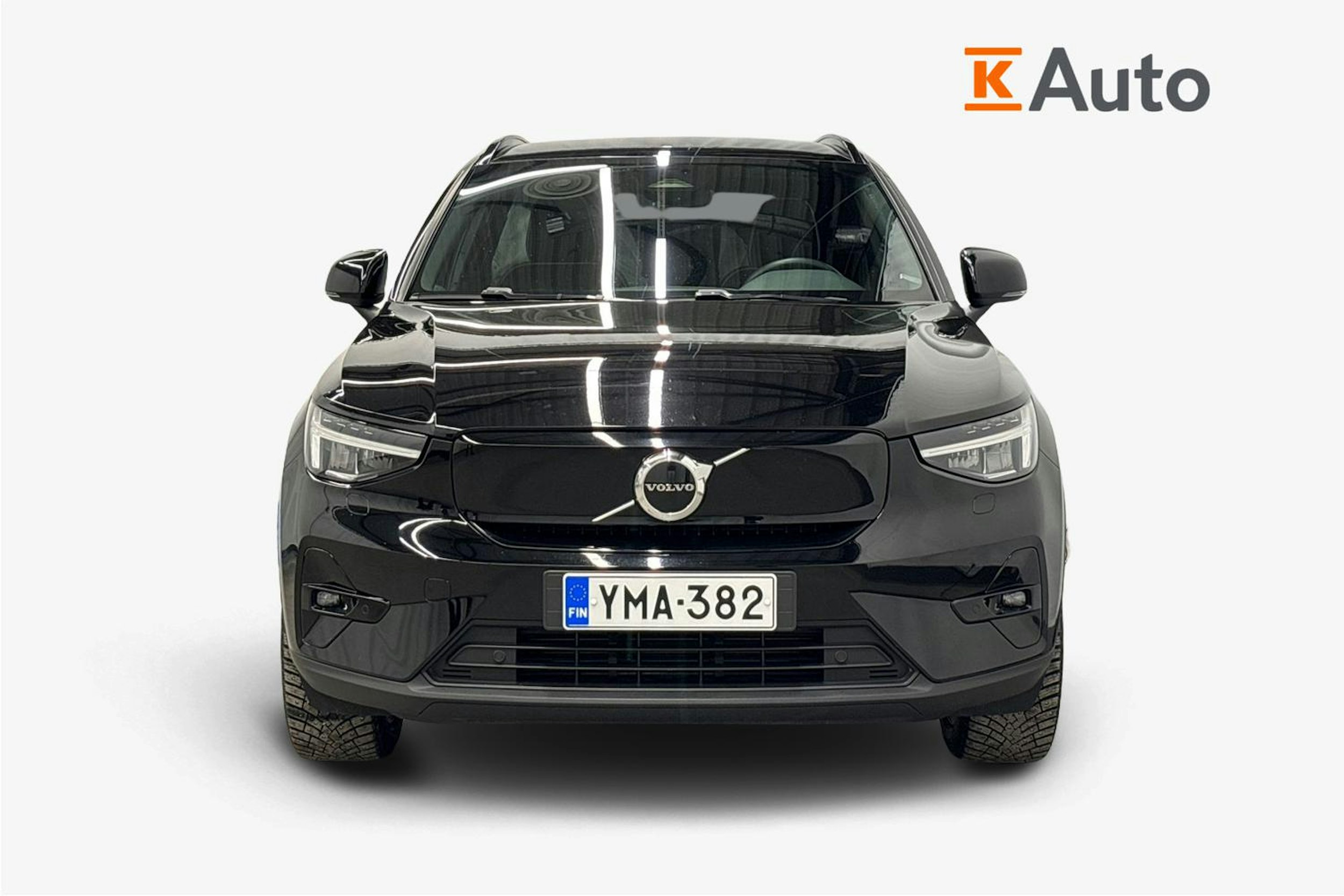 musta Volvo XC40 2023 kuva 5.