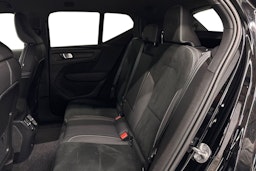 musta Volvo XC40 2023 kuva 10.