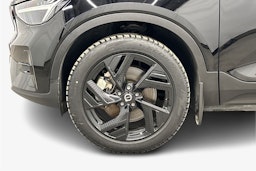 musta Volvo XC40 2023 kuva 11.