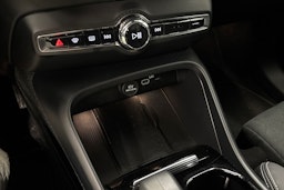 musta Volvo XC40 2023 kuva 24.