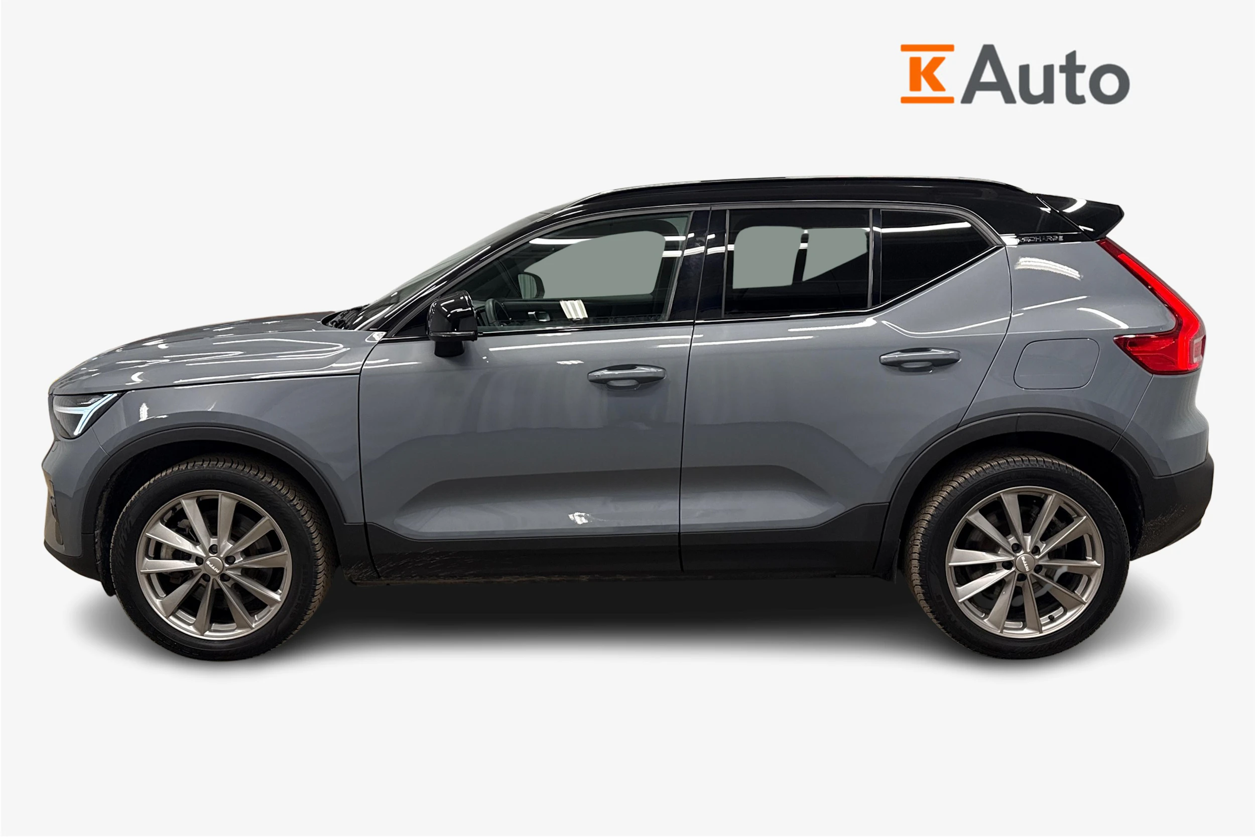 harmaa Volvo XC40 2023 kuva 5.
