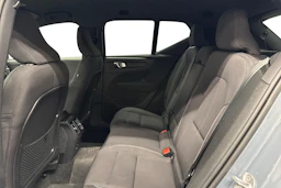 harmaa Volvo XC40 2023 kuva 8.