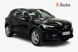 musta Volvo XC40 2023 kuva 1.