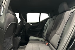 musta Volvo XC40 2023 kuva 10.