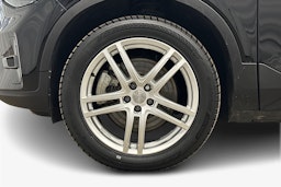 musta Volvo XC40 2023 kuva 11.