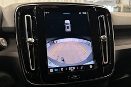 musta Volvo XC40 2023 kuva 28.