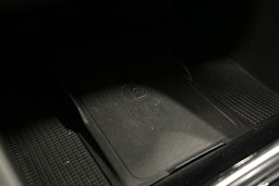 musta Volvo XC40 2023 kuva 29.