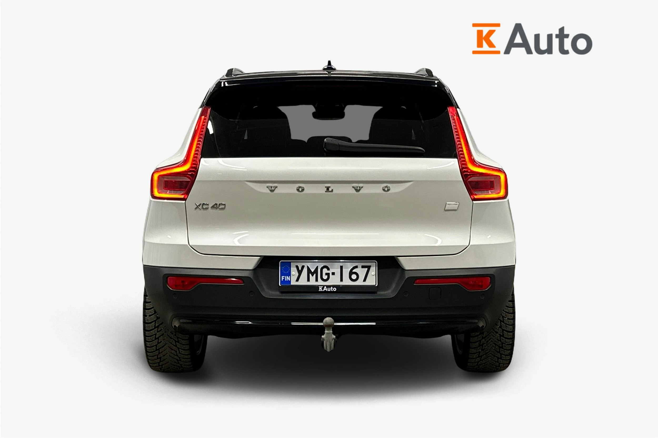 valkoinen Volvo XC40 2023 kuva 3.