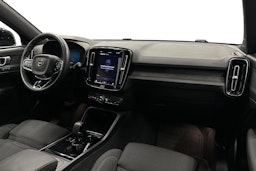 valkoinen Volvo XC40 2023 kuva 9.