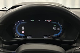 valkoinen Volvo XC40 2023 kuva 23.