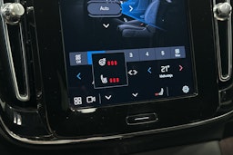 valkoinen Volvo XC40 2023 kuva 31.